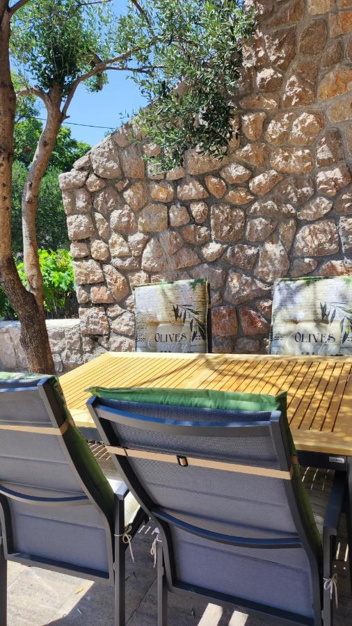 Apartments Veni Up Starigrad Paklenica Buitenkant foto
