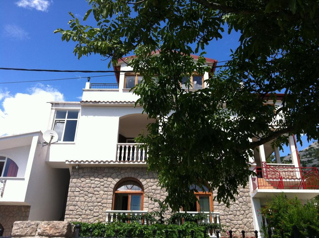 Apartments Veni Up Starigrad Paklenica Buitenkant foto