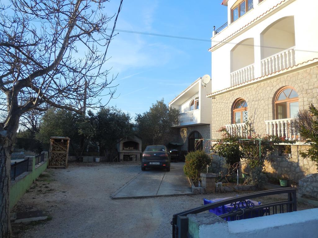 Apartments Veni Up Starigrad Paklenica Buitenkant foto